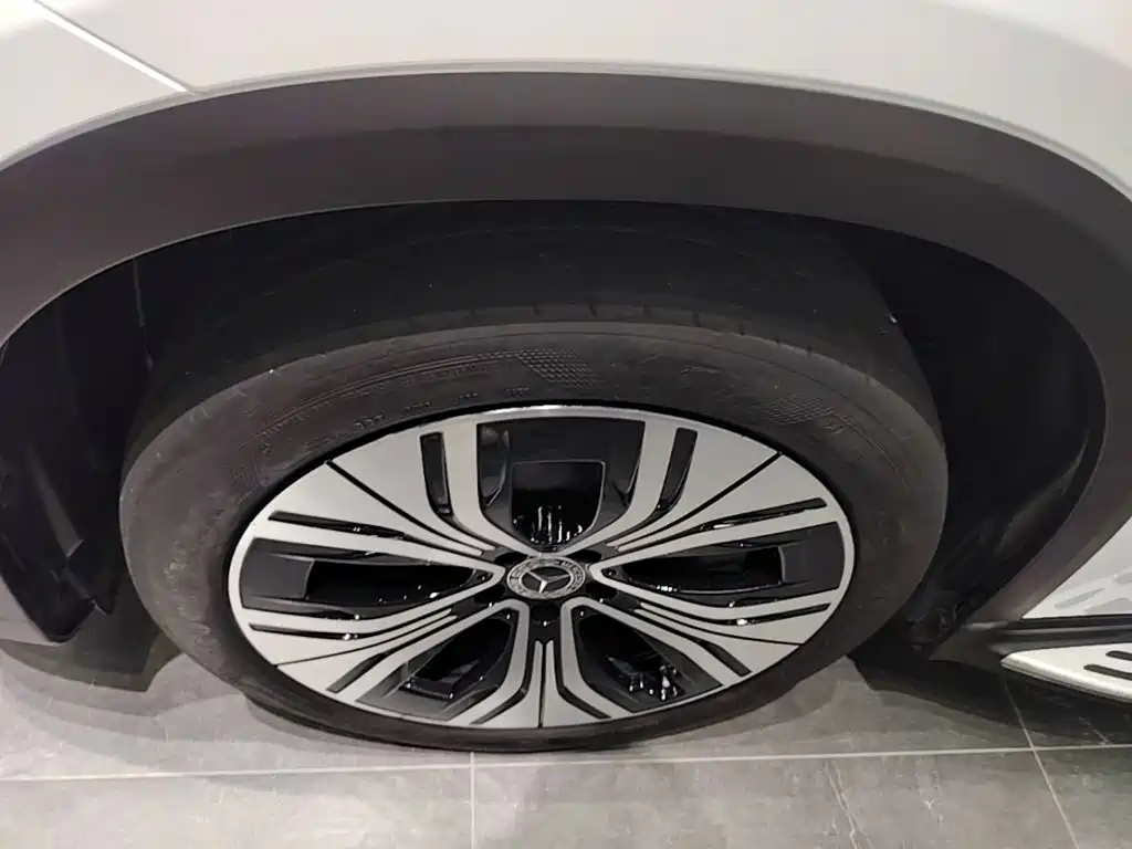 Mercedes-Benz EQE SUV — фото 23