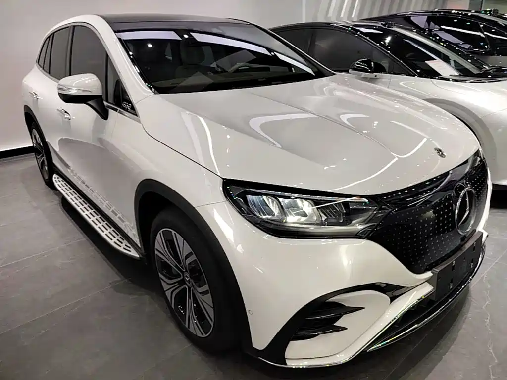 Mercedes-Benz EQE SUV — фото 4