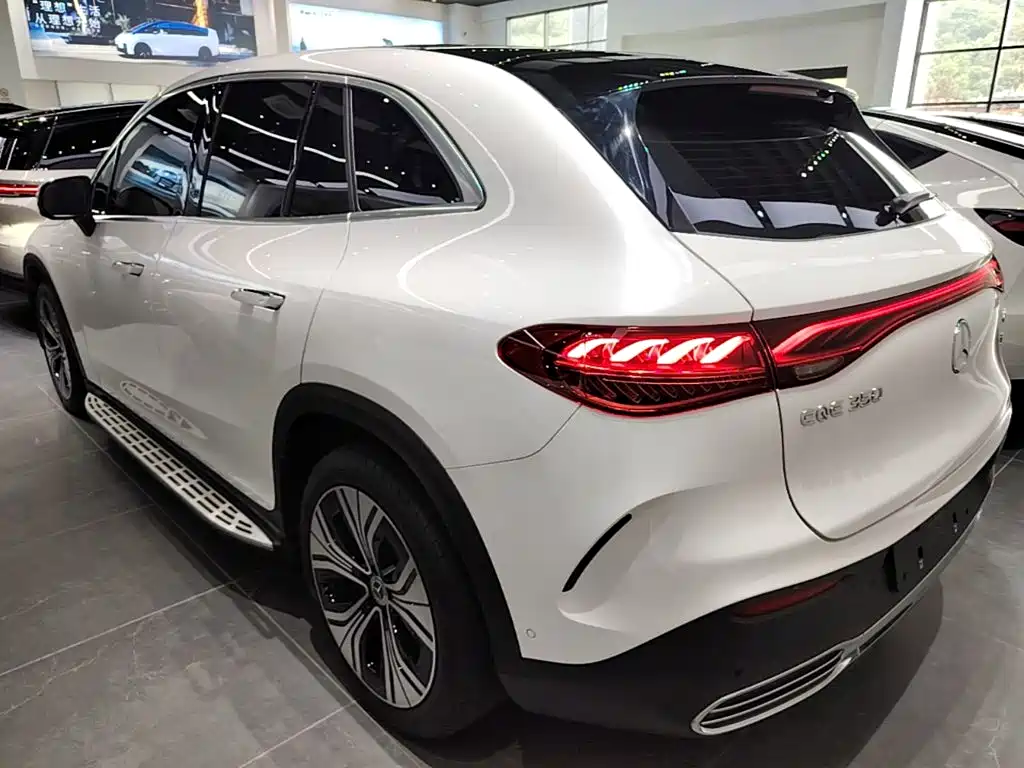 Mercedes-Benz EQE SUV — фото 5