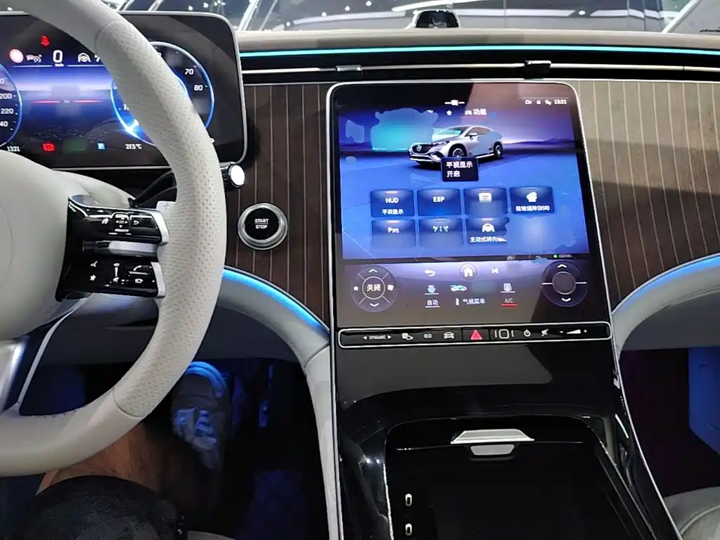 Mercedes-Benz EQE SUV — фото 10