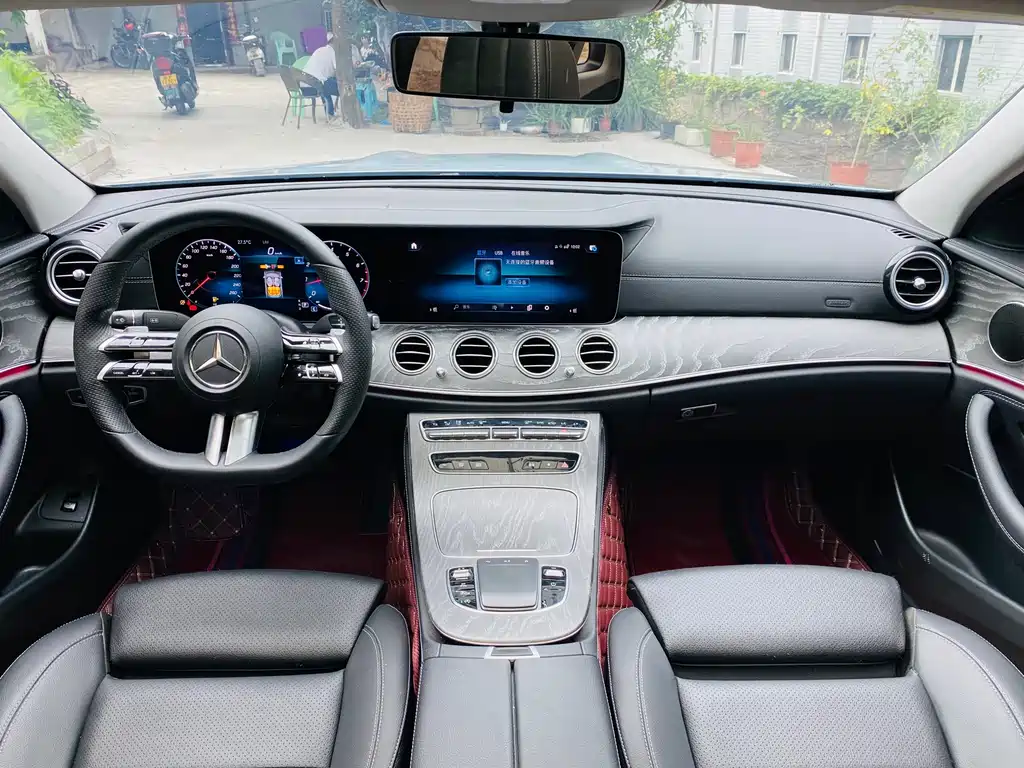 Mercedes-Benz E-Class — фото 14