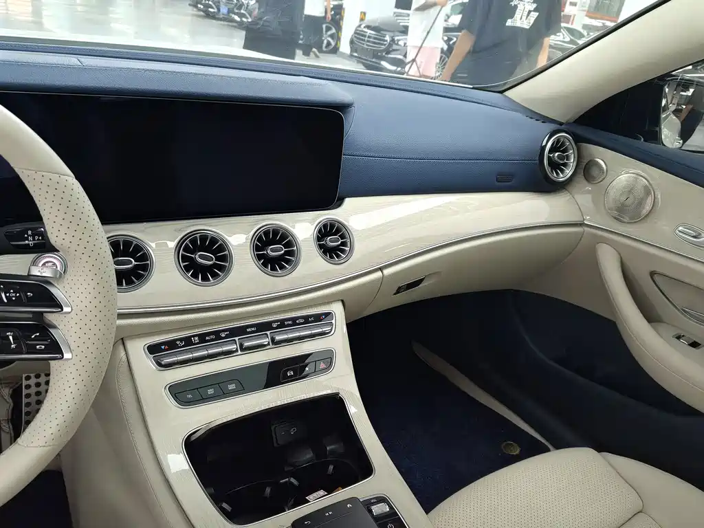 Mercedes-Benz E-Class (Import) — фото 8