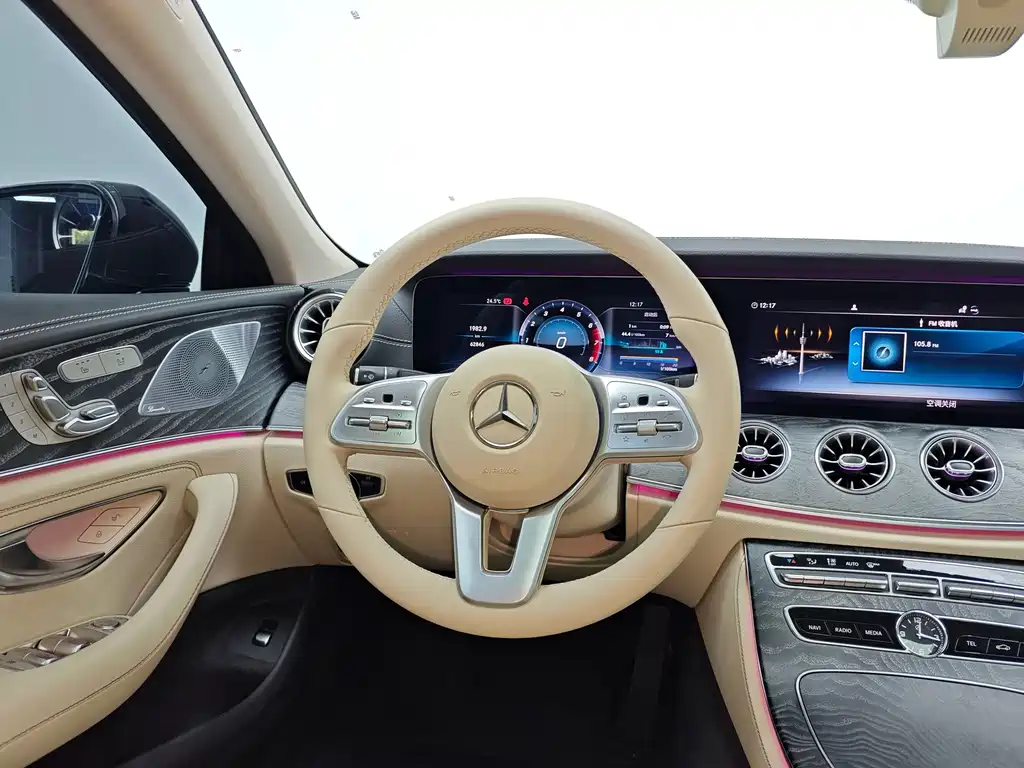 Mercedes-Benz CLS — фото 14