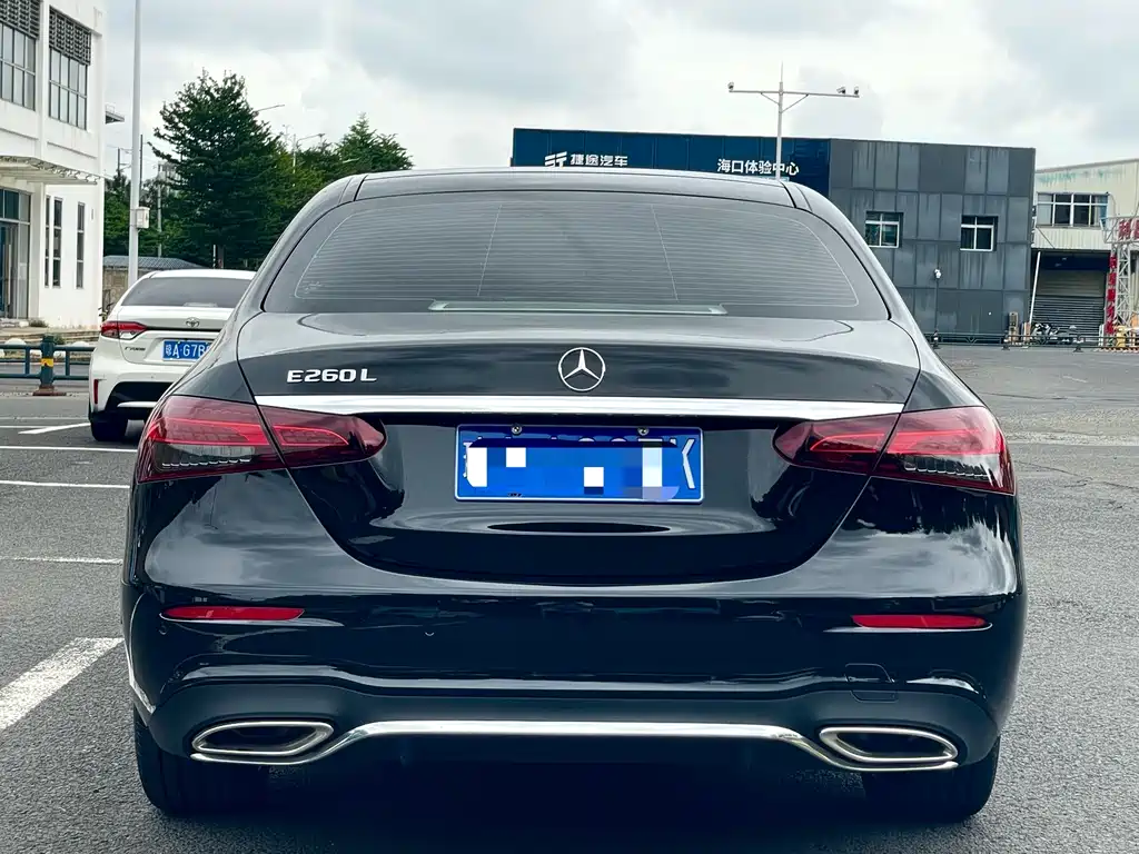 Mercedes-Benz E-Class — фото 5