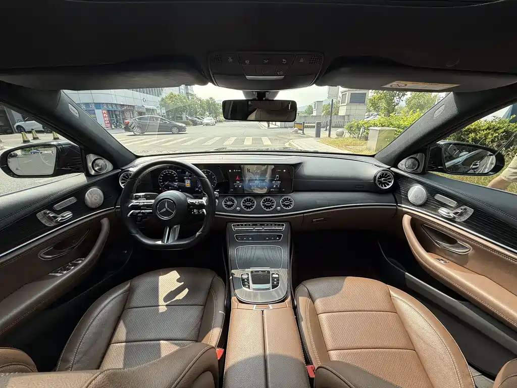 Mercedes-Benz E-Class — фото 11