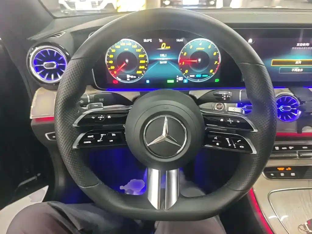 Mercedes-Benz E-Class (Import) — фото 11