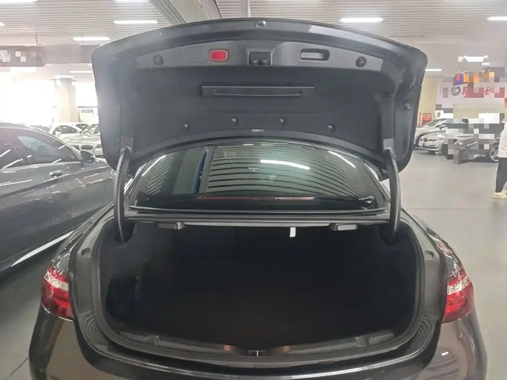 Mercedes-Benz E-Class (Import) — фото 19