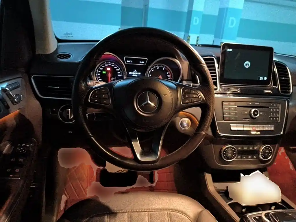 Mercedes-Benz GLS — фото 11