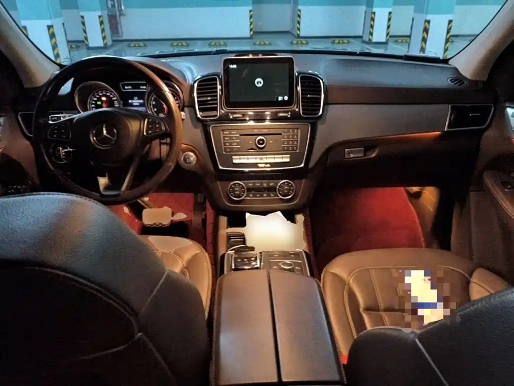 Mercedes-Benz GLS — фото 10