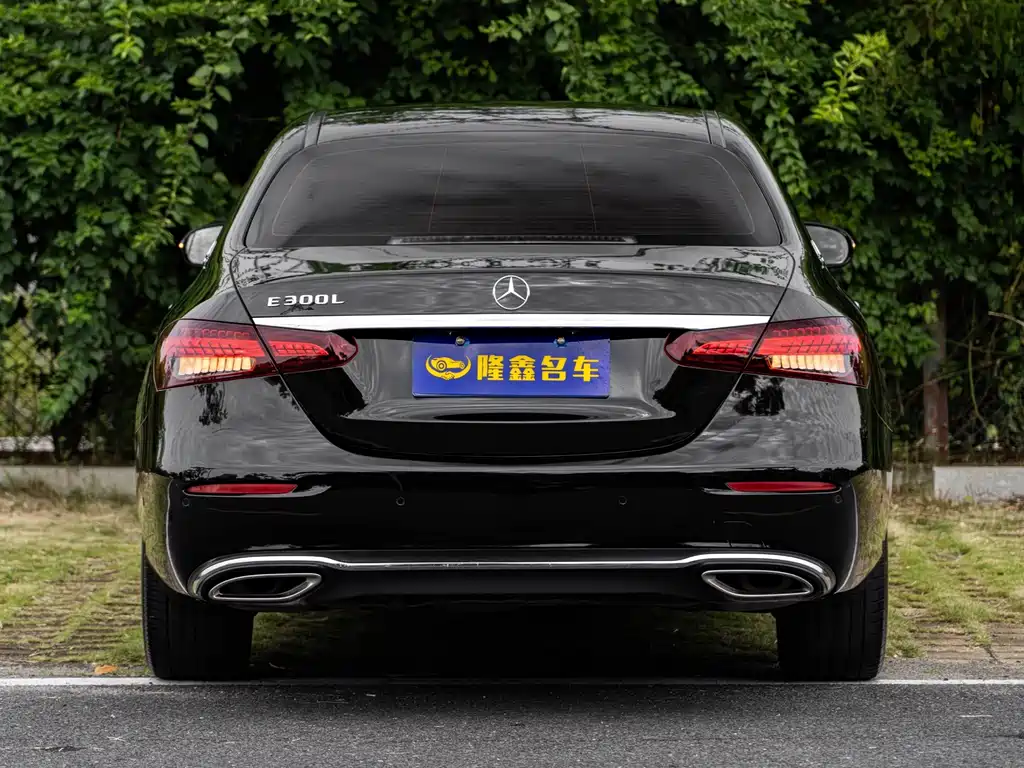 Mercedes-Benz E-Class — фото 7