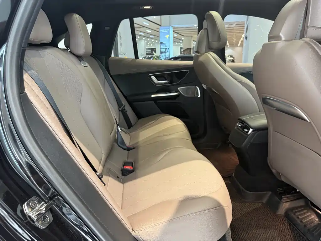 Mercedes-Benz EQE SUV — фото 18