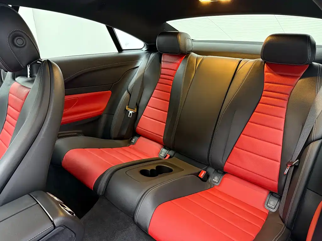Mercedes-Benz E-Class (Import) — фото 7