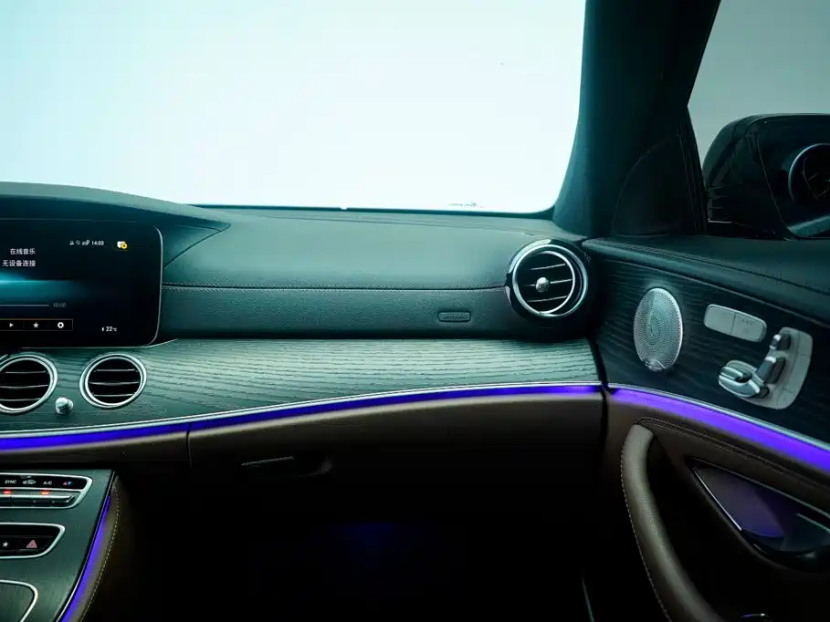 Mercedes-Benz E-Class — фото 19