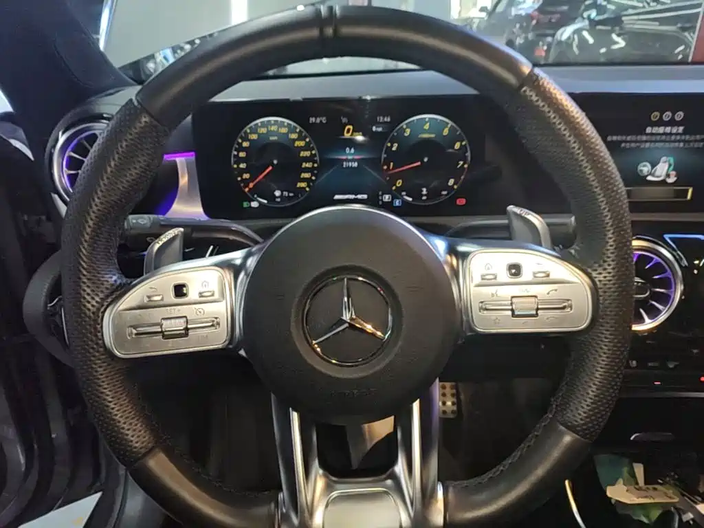 Mercedes-Benz CLA AMG — фото 11