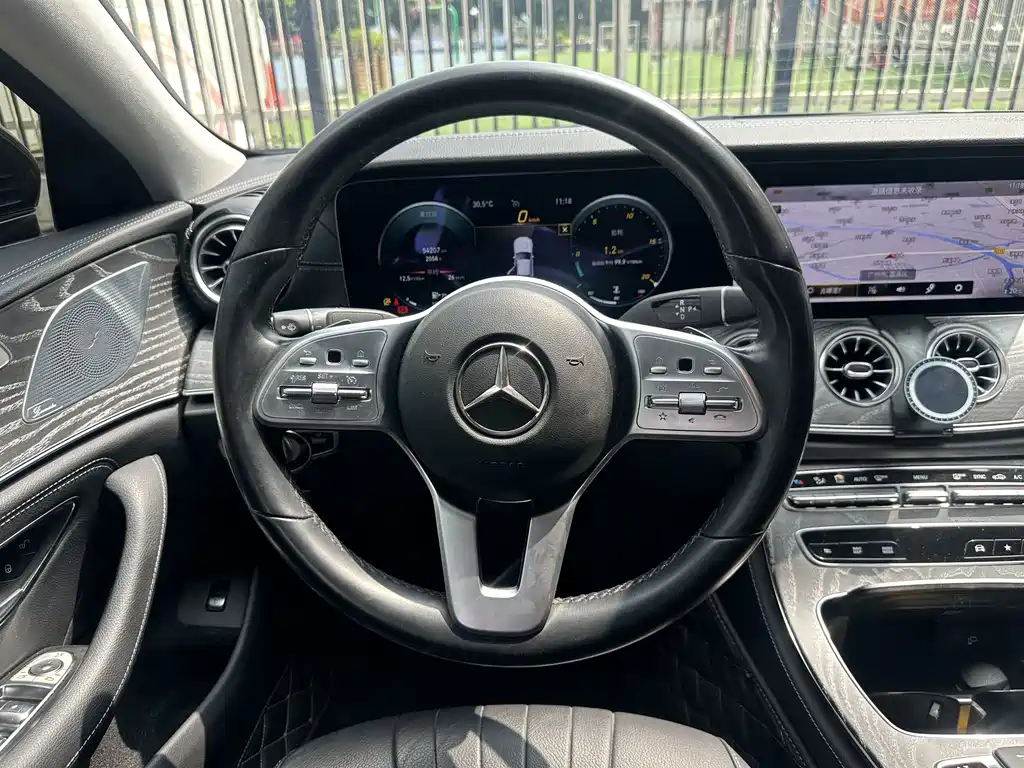 Mercedes-Benz CLS — фото 5