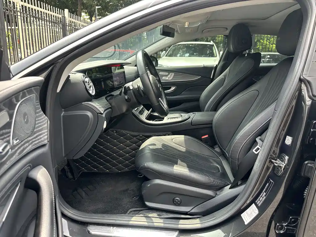 Mercedes-Benz CLS — фото 10
