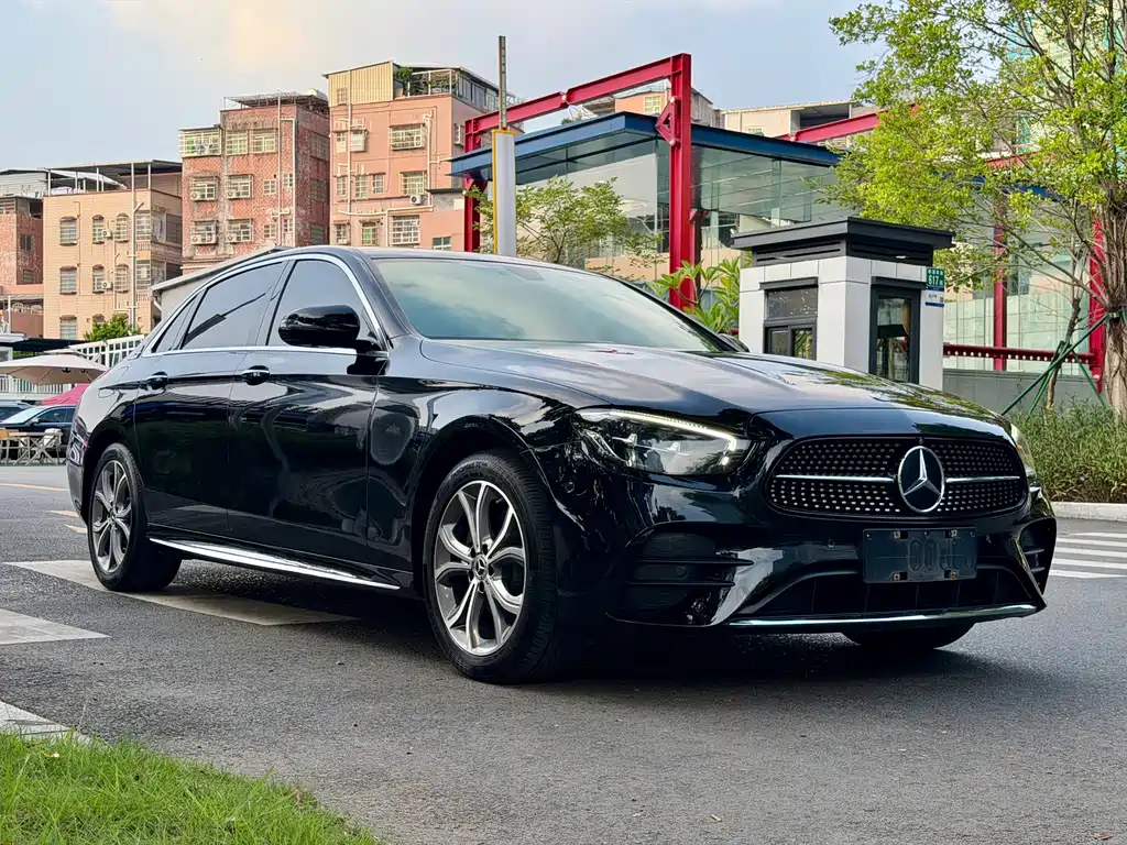 Mercedes-Benz E-Class — фото 5