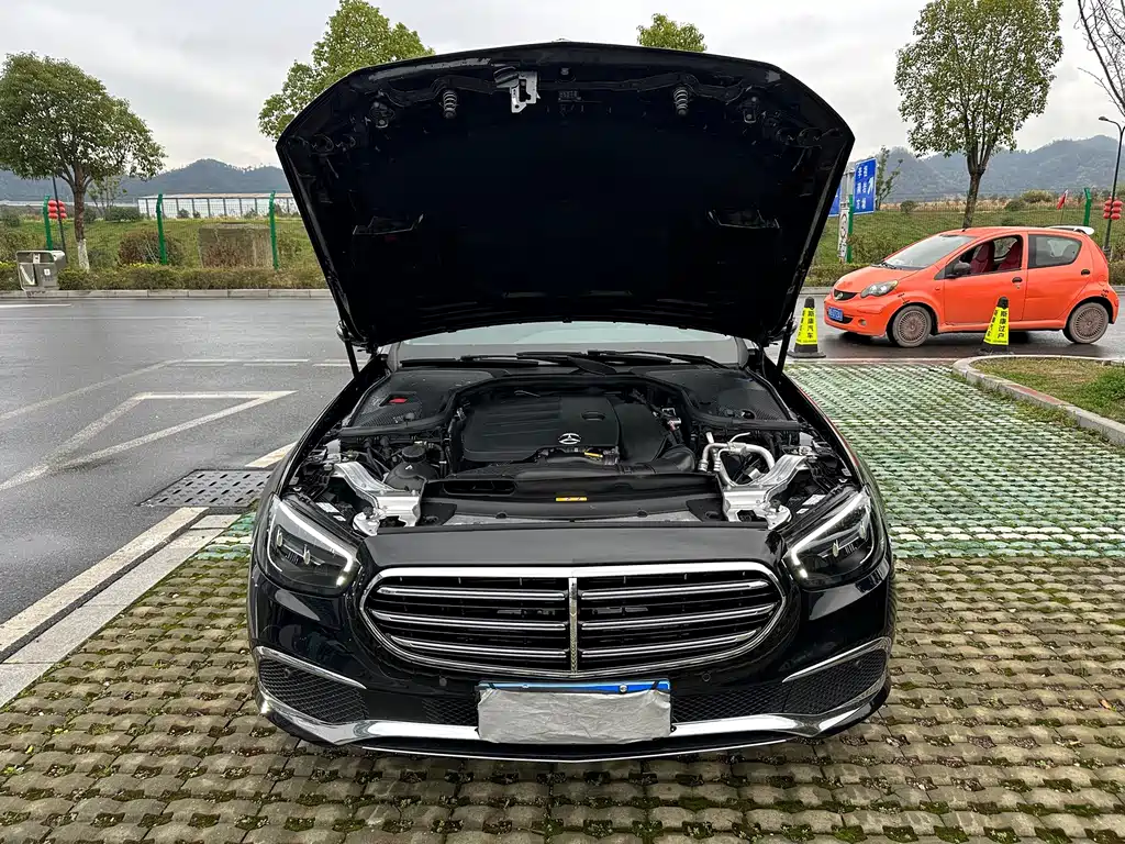 Mercedes-Benz E-Class — фото 17