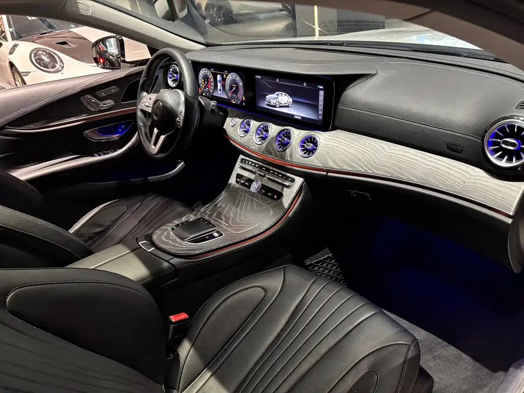 Mercedes-Benz CLS — фото 18