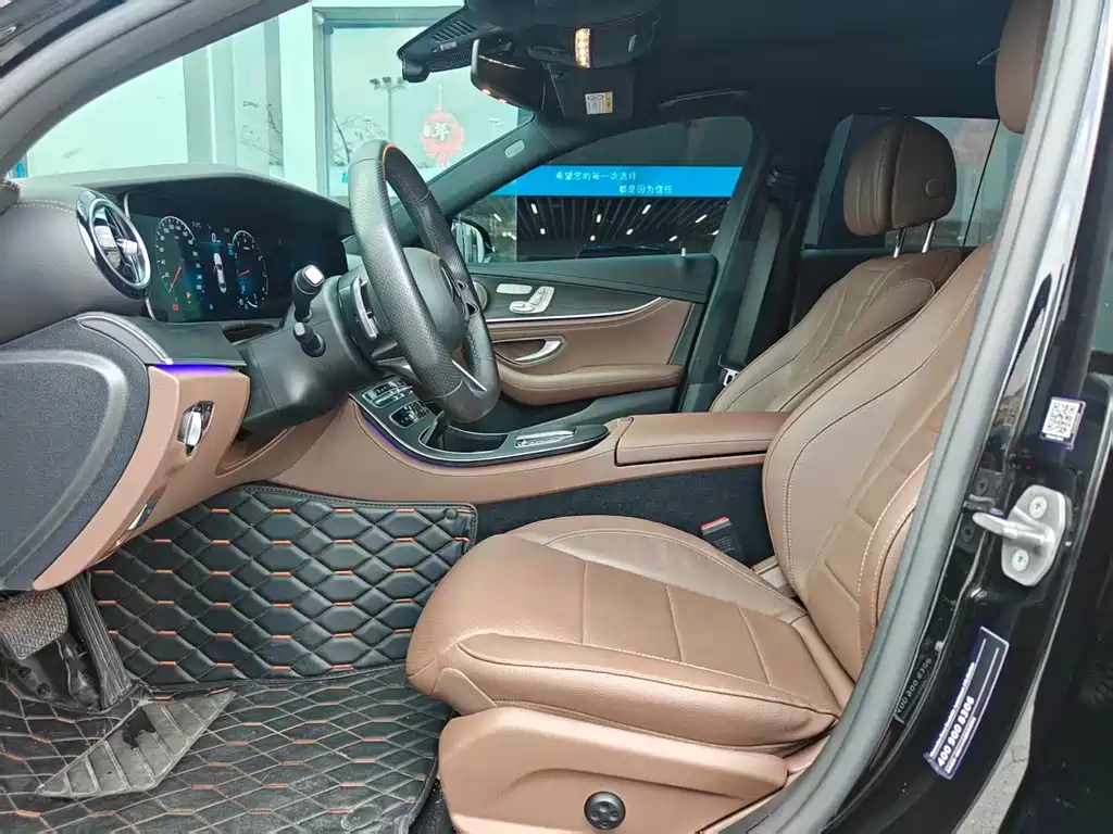 Mercedes-Benz E-Class — фото 14