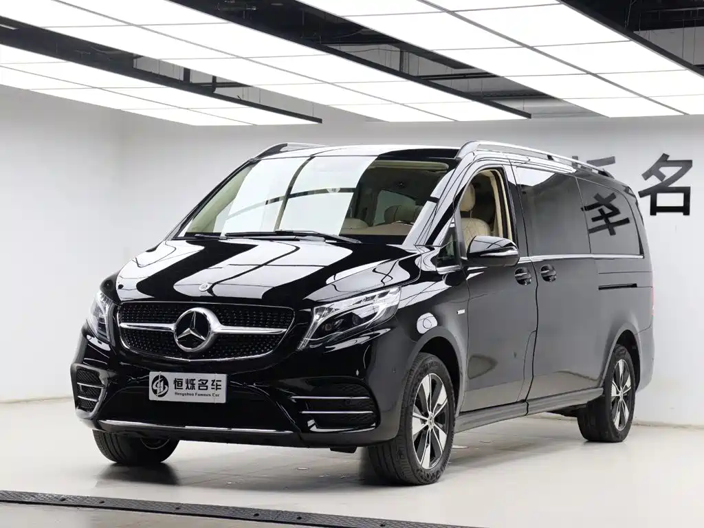 Mercedes-Benz V-Class — фото 30