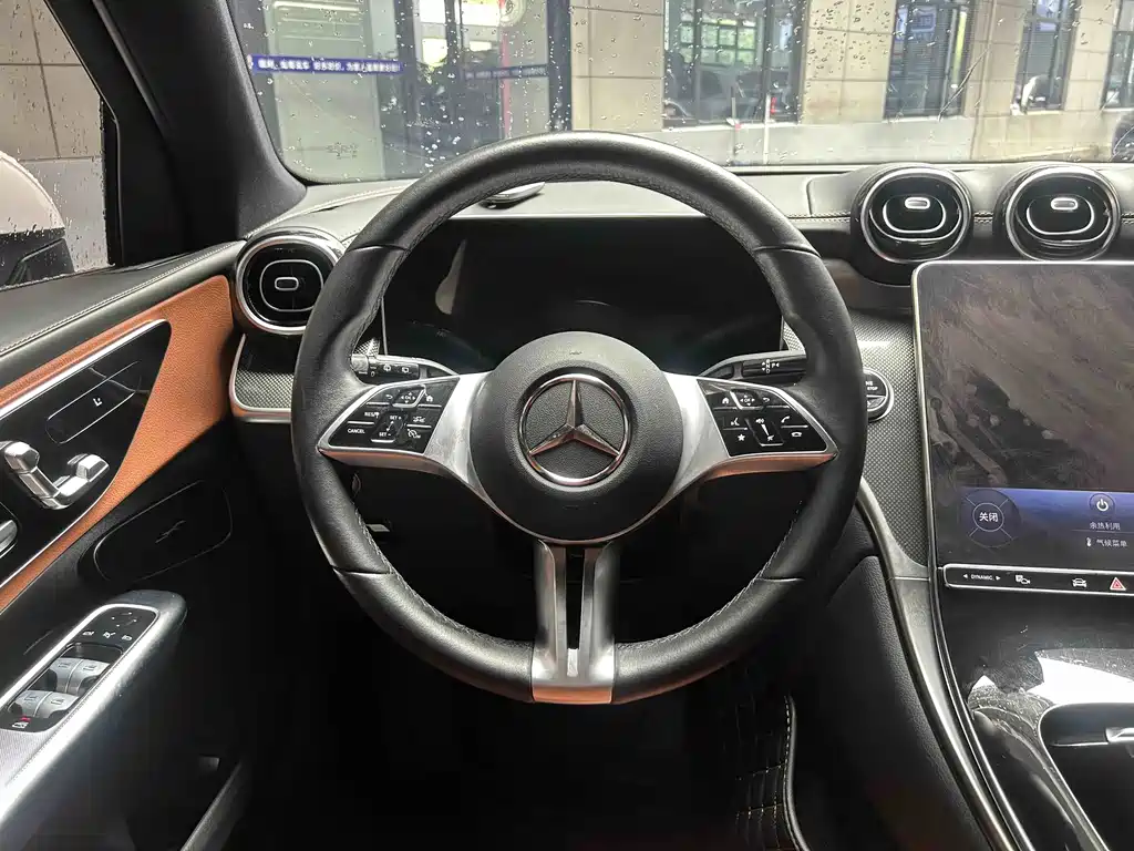 Mercedes-Benz GLC — фото 10