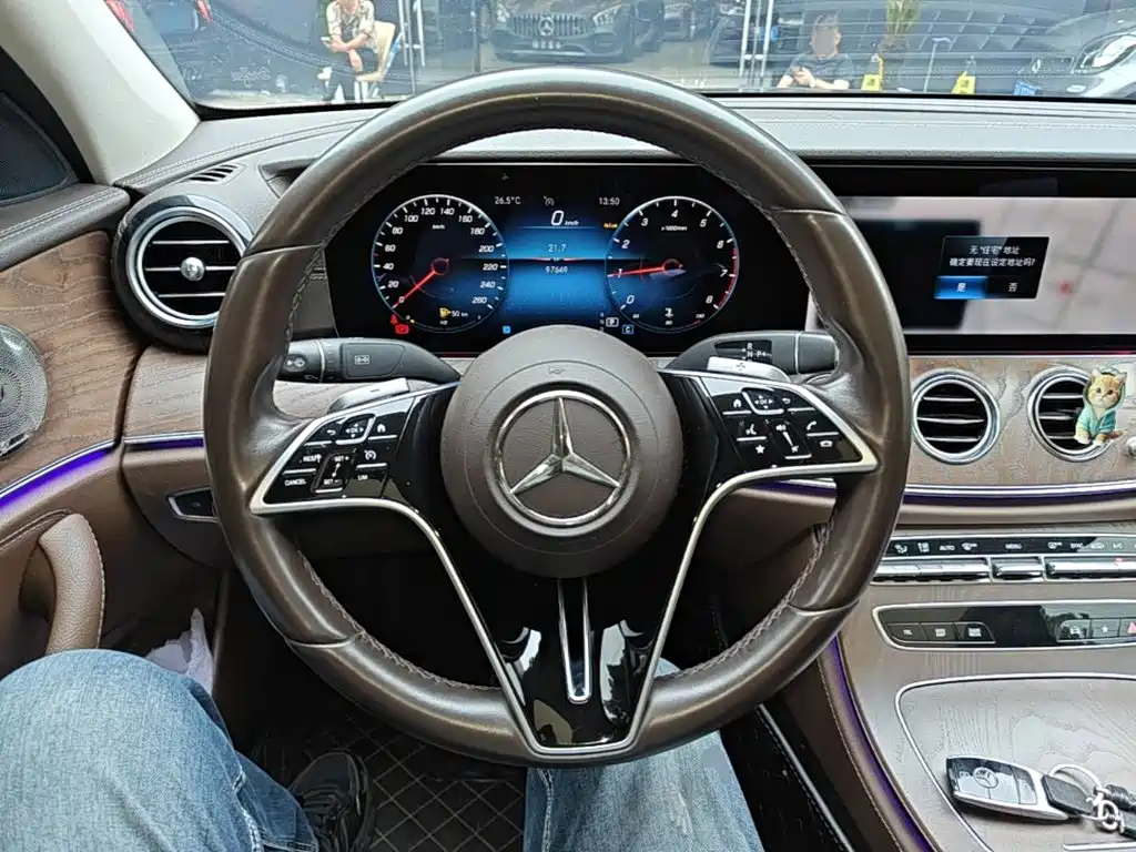 Mercedes-Benz E-Class — фото 11
