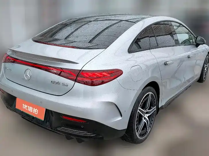 Mercedes-Benz EQE AMG — фото 2