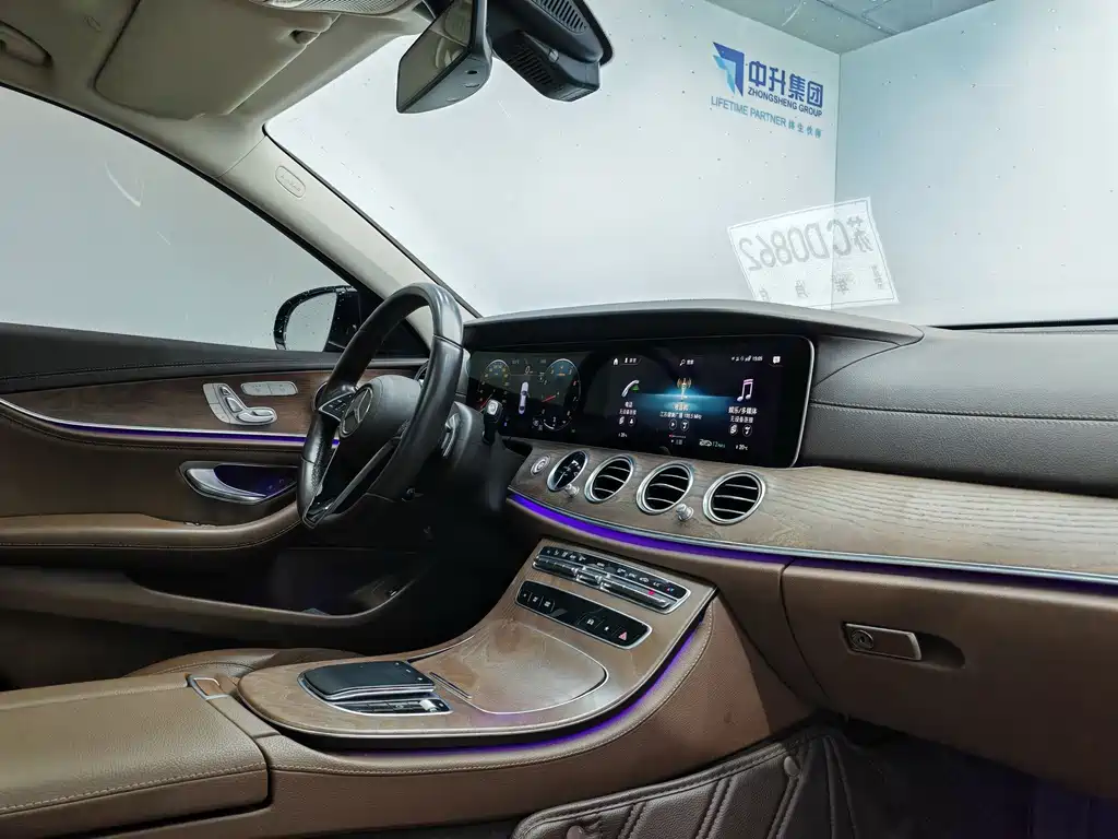 Mercedes-Benz E-Class — фото 15