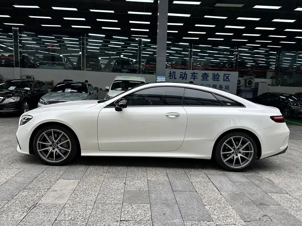Mercedes-Benz E-Class (Import) — фото 17
