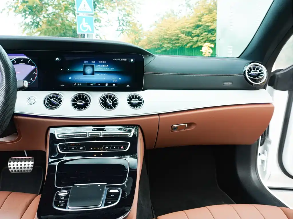 Mercedes-Benz E-Class (Import) — фото 18