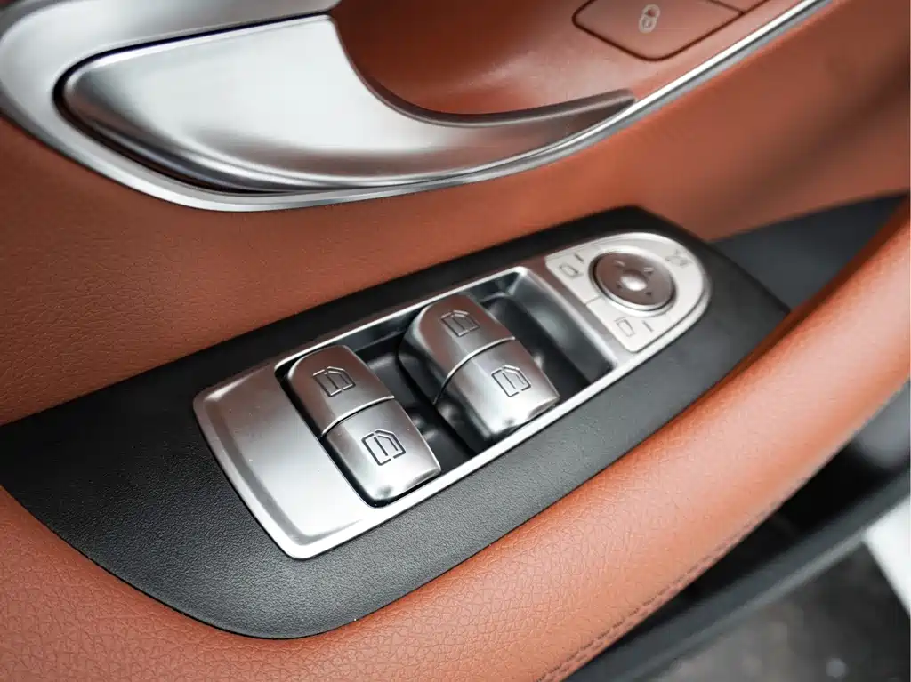 Mercedes-Benz E-Class (Import) — фото 8