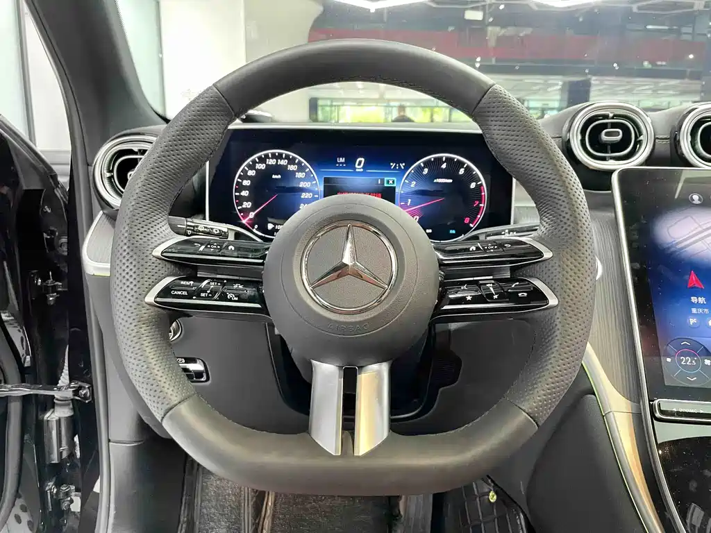 Mercedes-Benz GLC — фото 15