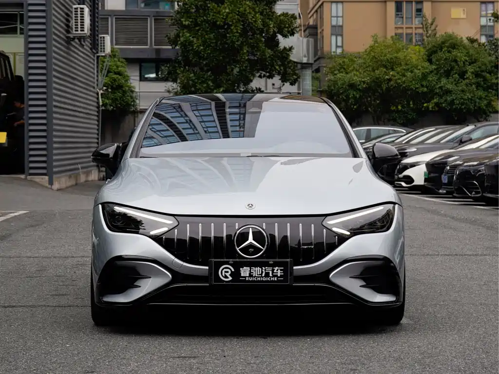 Mercedes-Benz EQE AMG — фото 2