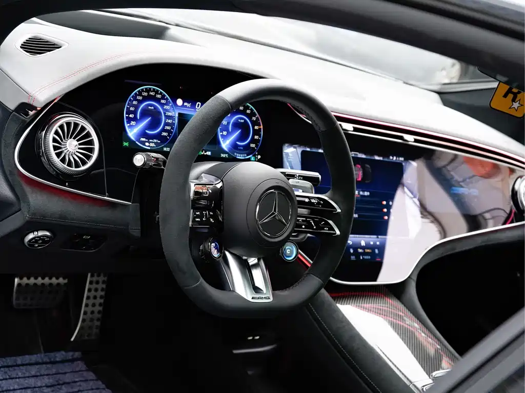 Mercedes-Benz EQE AMG — фото 14
