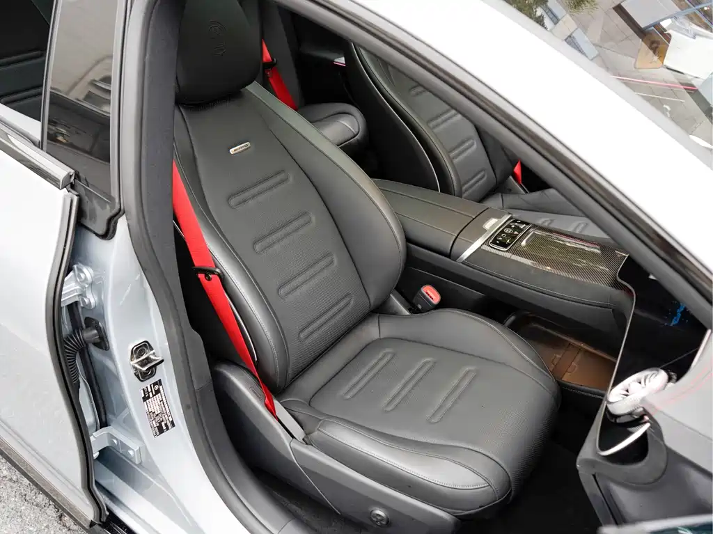 Mercedes-Benz EQE AMG — фото 19