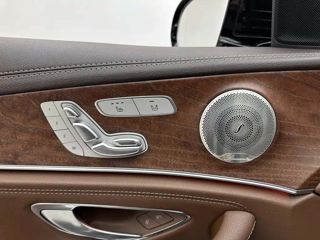 Mercedes-Benz E-Class — фото 15