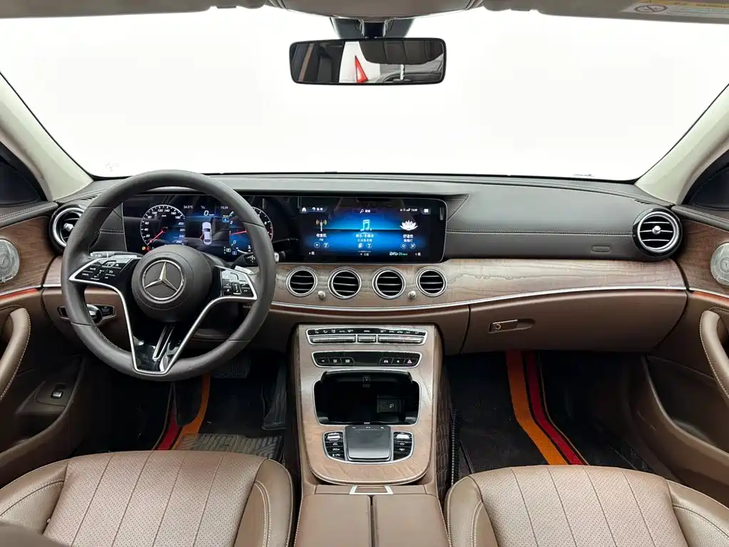 Mercedes-Benz E-Class — фото 10