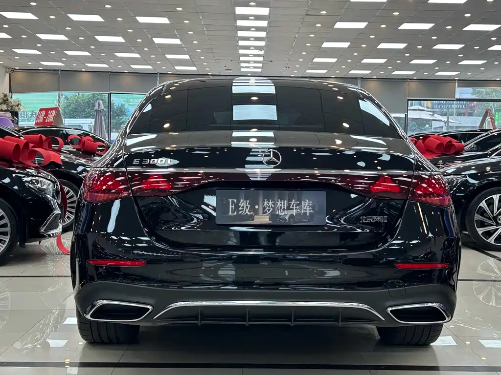 Mercedes-Benz E-Class — фото 15