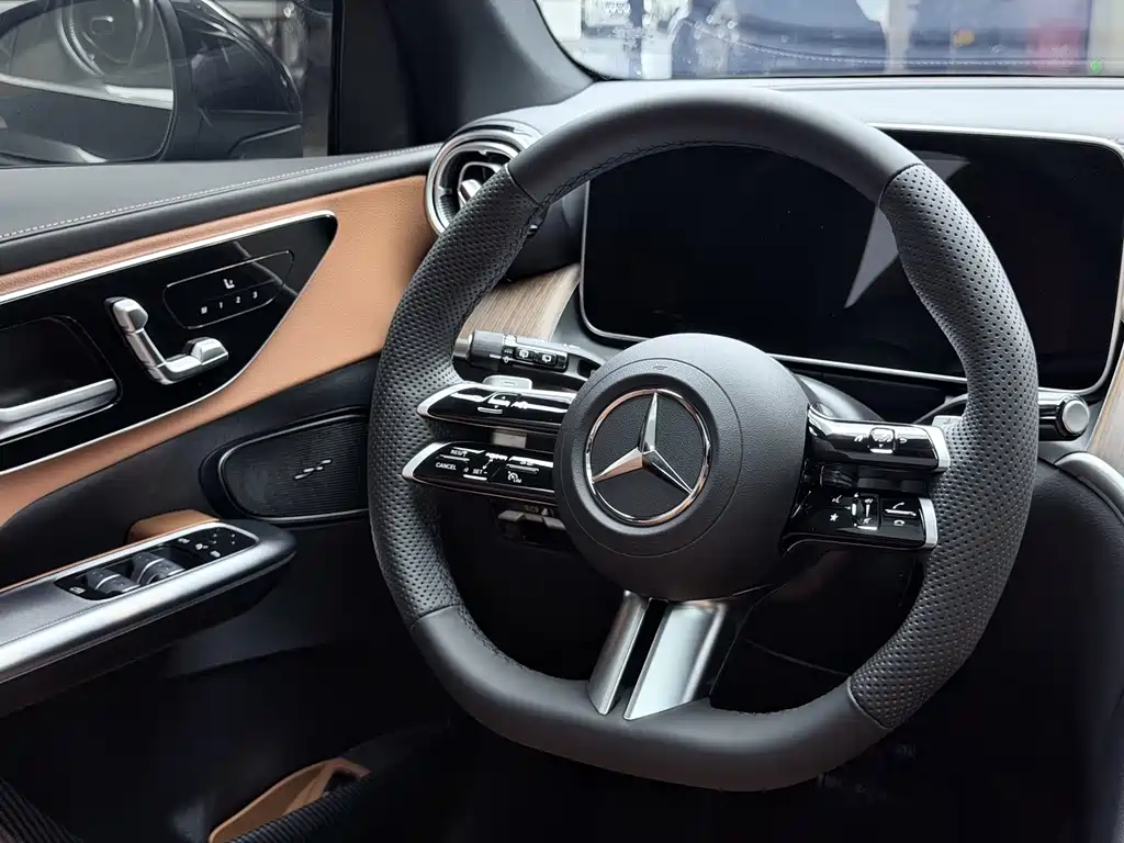 Mercedes-Benz GLC — фото 34