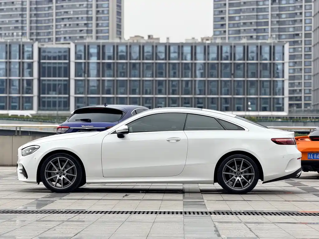 Mercedes-Benz E-Class (Import) — фото 4