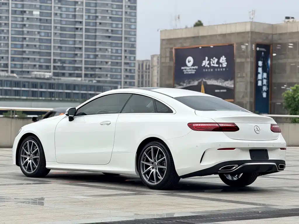 Mercedes-Benz E-Class (Import) — фото 5