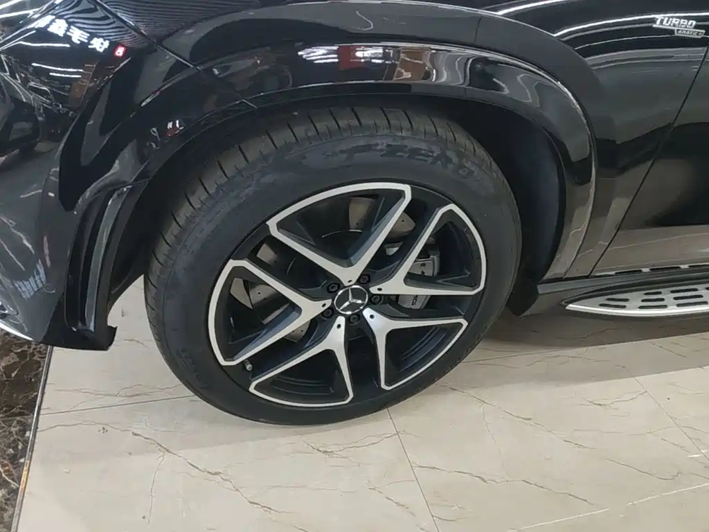 Mercedes-Benz GLE AMG — фото 23