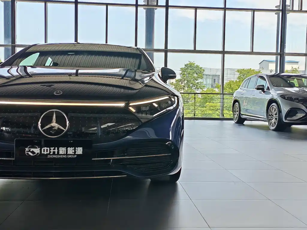 Mercedes-Benz EQS — фото 17