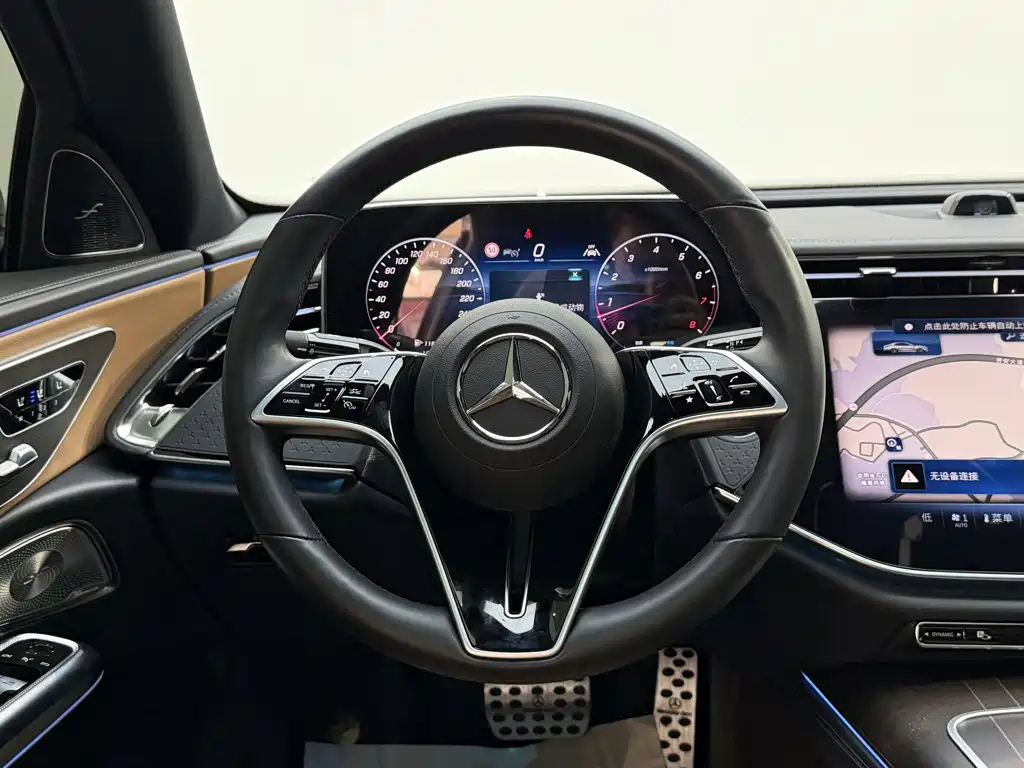 Mercedes-Benz E-Class — фото 14