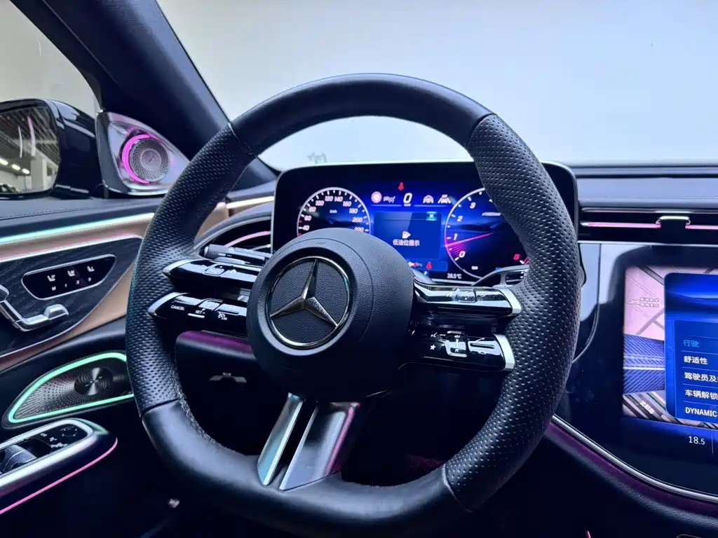 Mercedes-Benz E-Class — фото 14
