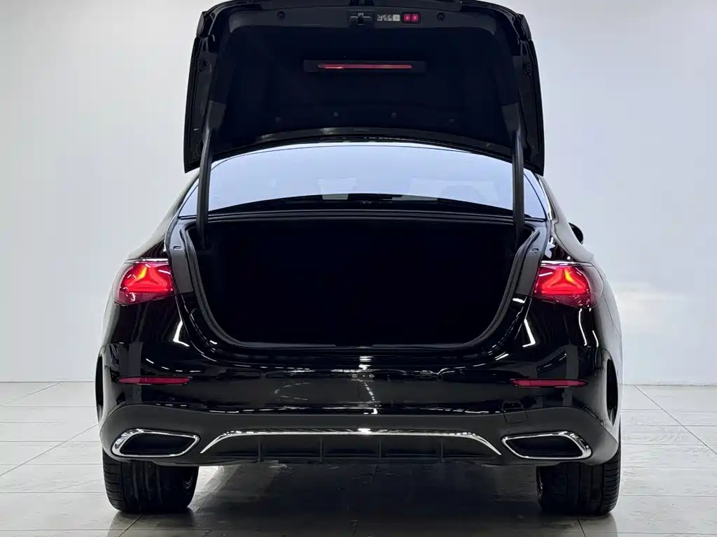 Mercedes-Benz E-Class — фото 5