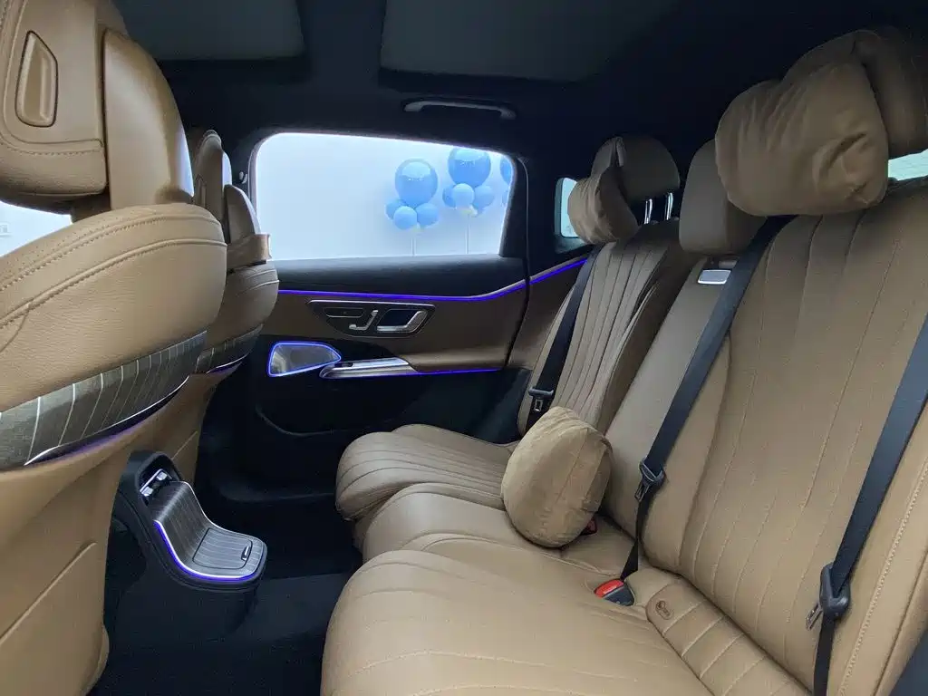 Mercedes-Benz E-Class — фото 20