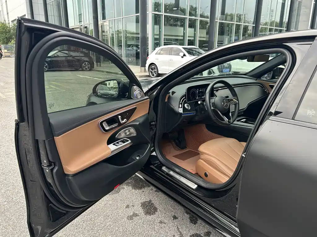 Mercedes-Benz E-Class (Import) — фото 11