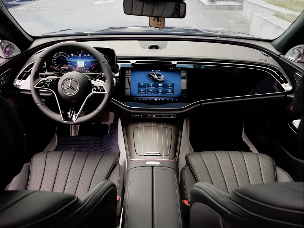 Mercedes-Benz E-Class — фото 13